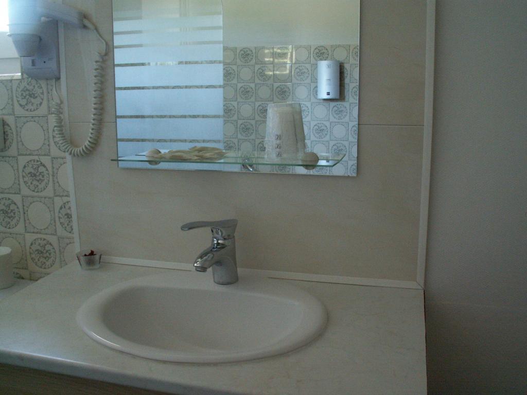 Hotel Le Relais Du Pont De Rhodes Frayssinet Pokoj fotografie
